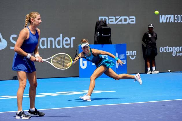 WTA GUADALAJARA 250 OPEN WTA GUADALAJARA 250 OPEN KHROMACHEVA MARTINEZ VS KEMPEN PITER 13092025 GUADALAJARA, JALISCO Action photo of Magali Kempen and Katarzyna Piter, during day 6 the WTA Guadalajara 250 Open, held at the Centro Panamericano de Tenis of Guadalajara, Jalisco, Mexico Action photo of Magali Kempen and Katarzyna Piter, during day 6 of the WTA Guadalajara 250 Open, held at the Centro Panamericano de Tenis of Guadalajara, Jalisco, Mexico PHOTO BY IMAGENSHOP AGENCIA FOTOGRAFICA GUADALAJARA JALISCO MEXICO Copyright: xIMAGENSHOPxAGENCIAxFOTOGRAFICAx