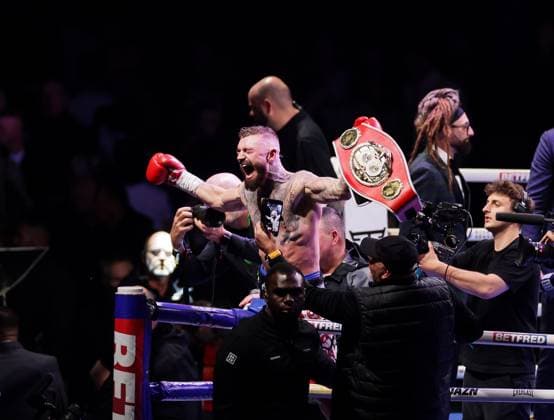 IBF World Welterweight Title Crocker vs Donovan 2, Clearer Twist National Stadium at Windsor Park, Belfast 13 9 2025 Lewis Crocker celebrates with his belt Lewis Crocker celebrates with his belt 13 9 2025  Copyright: x INPHO LaszloxGeczox 0N8A0458