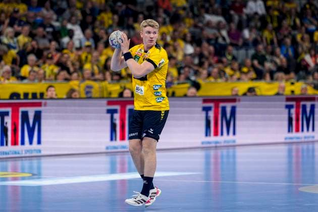 Haukur Thrastarson RNL, 25 , on the ball, cropped, full body, single image, single photo, action, action, 13 09 2025, Mannheim Germany , Handball, Bundesliga, Rhein Neckar Löwen ThSV Eisenach xozx