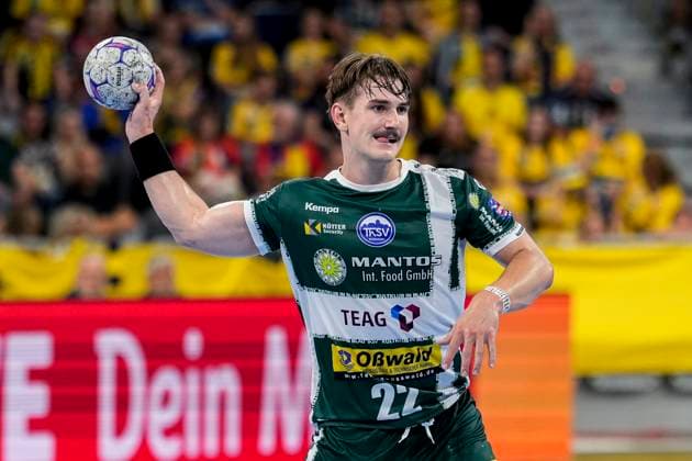 Felix Aellen ThSV, 22 , on the ball, single picture, single photo, action, action, 13 09 2025, Mannheim Germany , Handball, Bundesliga, Rhein Neckar Löwen ThSV Eisenach xozx