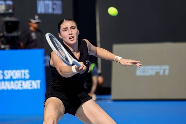 WTA GUADALAJARA 250 OPEN WTA GUADALAJARA 250 OPEN JACQUEMOT VS ARANGO 13092025 GUADALAJARA, JALISCO Action photo of Elsa Jacquemot of France, during day 6 the WTA Guadalajara 250 Open, held at the Centro Panamericano de Tenis of Guadalajara, Jalisco, Mexico Action photo of Emiliana Arango of Colombia, during day 6 of the WTA Guadalajara 250 Open, held at the Centro Panamericano de Tenis of Guadalajara, Jalisco, Mexico PHOTO BY IMAGENSHOP AGENCIA FOTOGRAFICA GUADALAJARA JALISCO MEXICO Copyright: xIMAGENSHOPxAGENCIAxFOTOGRAFICAx