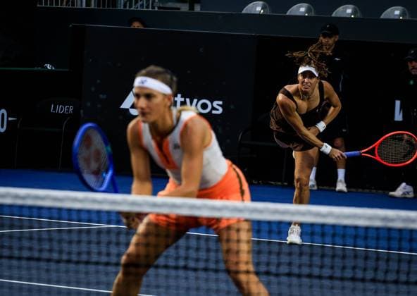 WTA, Tennis Damen 250 SP OPEN SaO PAULO, SP - 13.09.2025: WTA 250 SP OPEN - The first edition of the SP Open, a WTA 250 series tournament played on hard courts, will take place at Villa-Lobos Park, in the west zone of Sao Paulo. The event marks Sao Paulo& 39;s return to the official WTA calendar after 25 years and is the largest women& 39;s tournament in Brazil since 2016. In addition to the sporting competitions with 32 players in the singles and 16 doubles draws, the photo shows the SP Open champions, Luisa Stefani (BRA) and Timea Babos (HUN), this Saturday (13). (Photo: Aloisio Mauricio Fotoarena) x2806340x  AloisioxMauricio