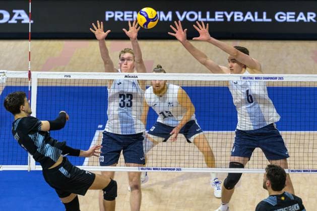 September 14, 2025, Quezon City, Manila, Philippines: Finland vs Argentina in the Pool Phase during the FIVB Mens Volleyball World Championship, WM, Weltmeisterschaft 2025 in Manila, Philippines. Argentina win in a 5 set match. Finland Fedor IVANOV at the net. Quezon City Philippines - ZUMAr144 20250914_zap_r144_016 Copyright: xJaynexRussellx