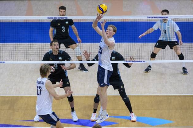 September 14, 2025, Quezon City, Manila, Philippines: Finland vs Argentina in the Pool Phase during the FIVB Mens Volleyball World Championship, WM, Weltmeisterschaft 2025 in Manila, Philippines. Argentina win in a 5 set match. Finlands Fedor IVANOV in action Quezon City Philippines - ZUMAr144 20250914_zap_r144_017 Copyright: xJaynexRussellx
