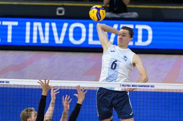 September 14, 2025, Quezon City, Manila, Philippines: Finland vs Argentina in the Pool Phase during the FIVB Mens Volleyball World Championship, WM, Weltmeisterschaft 2025 in Manila, Philippines. Argentina win in a 5 set match. Finlands Petteri TYYNISMAA in action Quezon City Philippines - ZUMAr144 20250914_zap_r144_011 Copyright: xJaynexRussellx