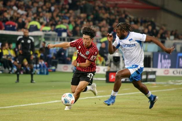 Germany Soccer 2 Bundesliga 2025 26, 5 Matchday Hannover 96 vs Hertha BSC Heinz von Heiden Arena Deyovaisio Zeefuik Hertha BSC, 42 Hayate Matsuda Hannover 96, 27 Copyright: xAymanxAlahmedx