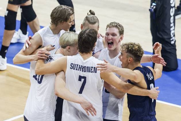 (250914) -- QUEZON CITY, Sept. 14, 2025 -- Players of Finland celebrate after scoring a point during the pool C match between Finland and Argentina at the FIVB Men s World Championship, WM, Weltmeisterschaft 2025 in Quezon City, the Philippines, Sept. 14, 2025. ) (SP)PHILIPPINES-QUEZON CITY-VOLLEYBALL-FIVB MEN S WORLD CHAMPIONSHIP 2025-ARGENTINA VS FINLAND ROUELLExUMALI 