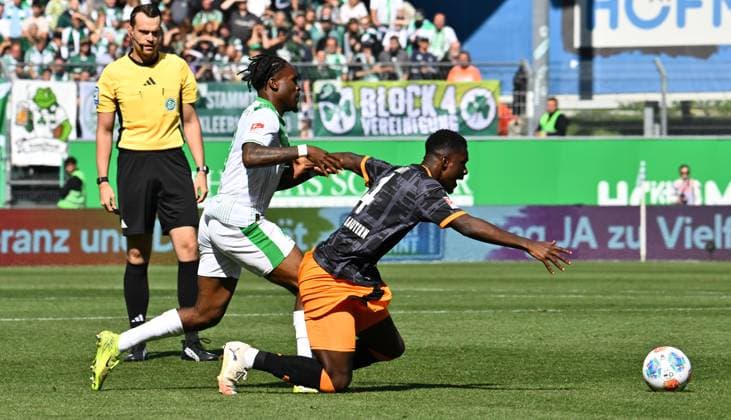 14 09 2025 Soccer Season 2025 2026 2 Soccer Bundesliga 05 Matchday SpVgg Greuther Fürth Kleeblatt 1 FC Kaiserslauten FCK Rote Teufel Sportfoto Zink xwoxzix DFL regulations prohibit any use of photographs as image sequences and or quasi video only for editorial use Noel Futkeu 9, SpVgg Greuther Fürth Maxwell Gyamfi 4, 1 FC Kaiserslautern FCK