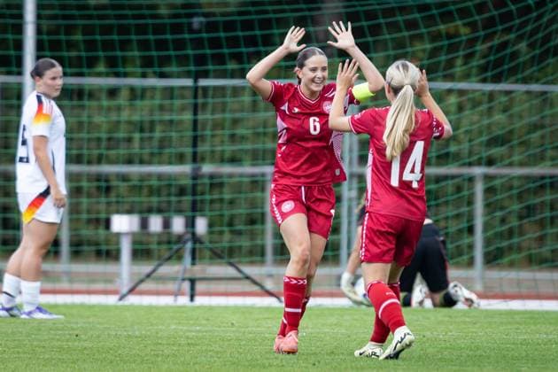 WU17 international match Germany vs Denmark 14 09 25 Cheers Team Denmark after the 1 1 equalizer by Kamma Fredsted Nr 06, Denmark WU17 international match Germany vs Denmark, stadium on 14 09 25 Copyright: xBEAUTIFULxSPORTS MarioxM.xKobergx