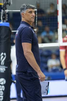 September 14, 2025, Quezon City, Manila, Philippines: France vs Korea in the Pool Phase during the FIVB Mens Volleyball World Championship, WM, Weltmeisterschaft 2025 in Manila, Philippines. France wins the match in 3 straight sets. Frances Coach Giani ANDREA. Quezon City Philippines - ZUMAr144 20250914_zap_r144_058 Copyright: xJaynexRussellx