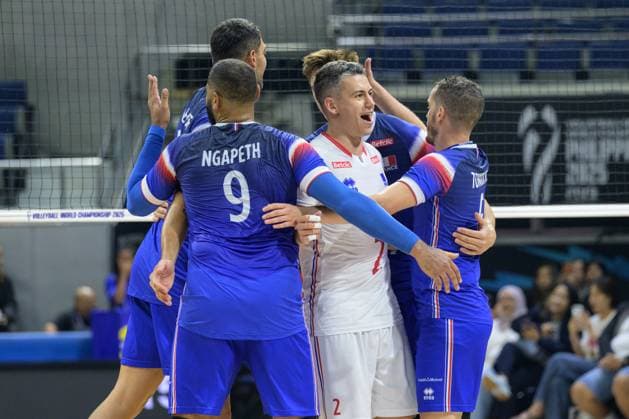 September 14, 2025, Quezon City, Manila, Philippines: France vs Korea in the Pool Phase during the FIVB Mens Volleyball World Championship, WM, Weltmeisterschaft 2025 in Manila, Philippines. France wins the match in 3 straight sets.France s Jenia GREBENNIKOV is congratulated on a point. Quezon City Philippines - ZUMAr144 20250914_zap_r144_057 Copyright: xJaynexRussellx