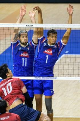 September 14, 2025, Quezon City, Manila, Philippines: France vs Korea in the Pool Phase during the FIVB Mens Volleyball World Championship, WM, Weltmeisterschaft 2025 in Manila, Philippines. France wins the match in 3 straight sets. France s Antoine BRIZARD and BarthÅ½lÅ½my CHINENYEZE at the net Quezon City Philippines - ZUMAr144 20250914_zap_r144_061 Copyright: xJaynexRussellx
