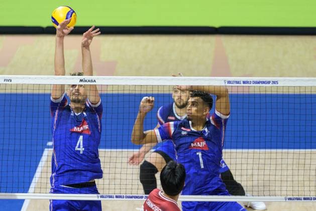 September 14, 2025, Quezon City, Manila, Philippines: France vs Korea in the Pool Phase during the FIVB Mens Volleyball World Championship, WM, Weltmeisterschaft 2025 in Manila, Philippines. France wins the match in 3 straight sets. France s Jean PATRY and BarthÅ½lÅ½my CHINENYEZE in action Quezon City Philippines - ZUMAr144 20250914_zap_r144_066 Copyright: xJaynexRussellx