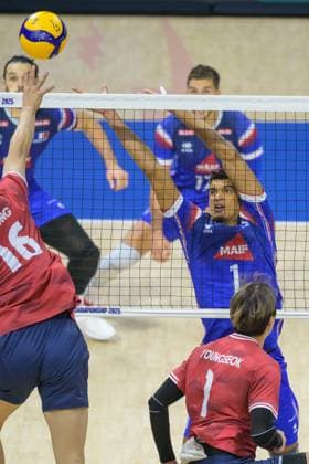 September 14, 2025, Quezon City, Manila, Philippines: France vs Korea in the Pool Phase during the FIVB Mens Volleyball World Championship, WM, Weltmeisterschaft 2025 in Manila, Philippines. France wins the match in 3 straight sets. France s BarthÅ½lÅ½my CHINENYEZE at the net Quezon City Philippines - ZUMAr144 20250914_zap_r144_078 Copyright: xJaynexRussellx