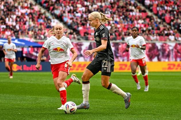 Soccer I Women I Season 2025 2026 I Bundesliga I 2 Matchday I RB Leipzig FC Bayern Munich I 14 09 2025 Duel Lou Ann Joly 6, Rasenballsport Leipzig and Pernille Harder 21, FC Bayern Munich Leipzig Red Bull Arena Saxony Germany Copyright: xLobeca InesxHähnelx