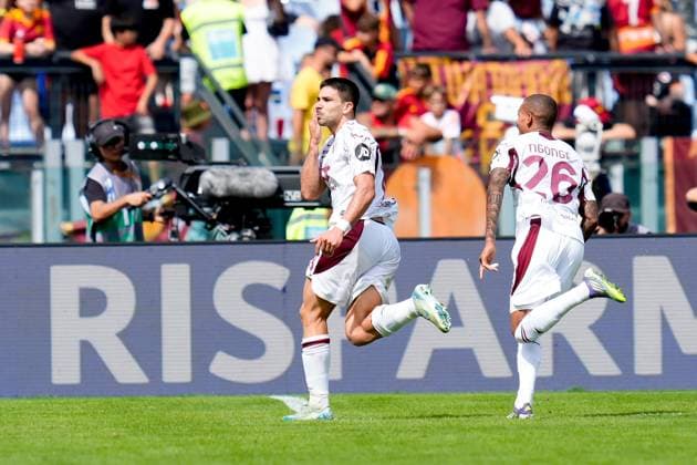 AS Roma v Torino FC - Serie A Enilive Giovanni Simeone of Torino FC celebrates after scoring first goal during the Serie A Enilive match between AS Roma and Torino FC at Stadio Olimpico on September 14, 2025 in Rome, Italy. Rome Stadio Olimpico Lazio Italy Copyright: xGiuseppexMaffiax 250914_SerieA_Roma-Torino_GM_9631