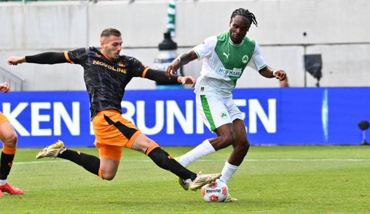 14 09 2025 Soccer Season 2025 2026 2 Soccer Bundesliga 05 Matchday SpVgg Greuther Fürth Kleeblatt 1 FC Kaiserslauten FCK Rote Teufel Sportfoto Zink xwoxzix DFL regulations prohibit any use of photographs as image sequences and or quasi video only for editorial use Luca Sirch 31, 1 FC Kaiserslautern FCK Noel Futkeu 9, SpVgg Greuther Fürth