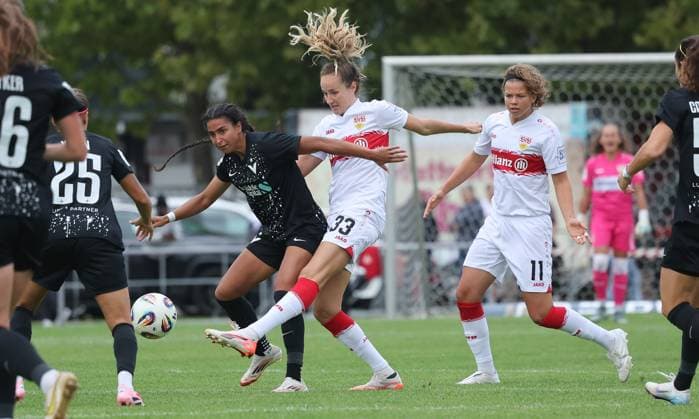 Stuttgart , Soccer 2 Bundesliga , VfB Stuttgart Women vs Viktoria Berlin , from left Maya Hahn Berlin Fabienne Dongus VfB Rosa Rückert VfB
