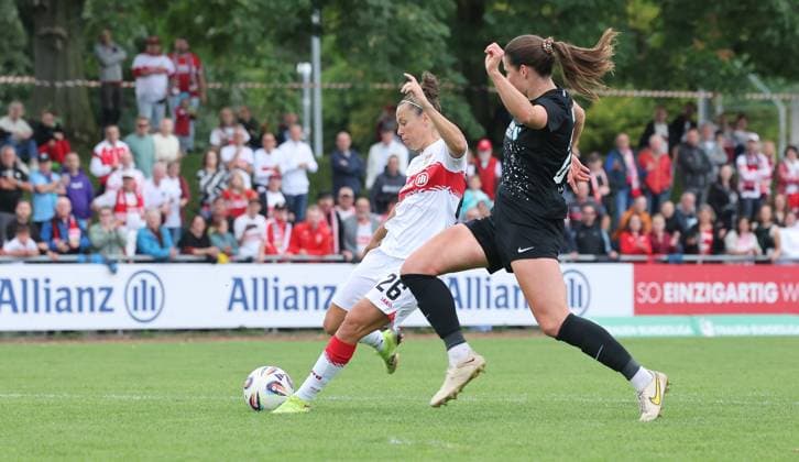 Stuttgart , Soccer 2 Bundesliga , VfB Stuttgart Women vs Viktoria Berlin , Goal to 1 0 , left scorer Nicole Billa VfB