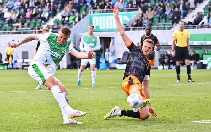 14 09 2025 Soccer Season 2025 2026 2 Soccer Bundesliga 05 Matchday SpVgg Greuther Fürth Kleeblatt 1 FC Kaiserslauten FCK Rote Teufel Sportfoto Zink xwoxzix DFL regulations prohibit any use of photographs as image sequences and or quasi video only for editorial use Philipp Ziereis 4, SpVgg Greuther Fürth Fabian Kunze 6, 1 FC Kaiserslautern FCK