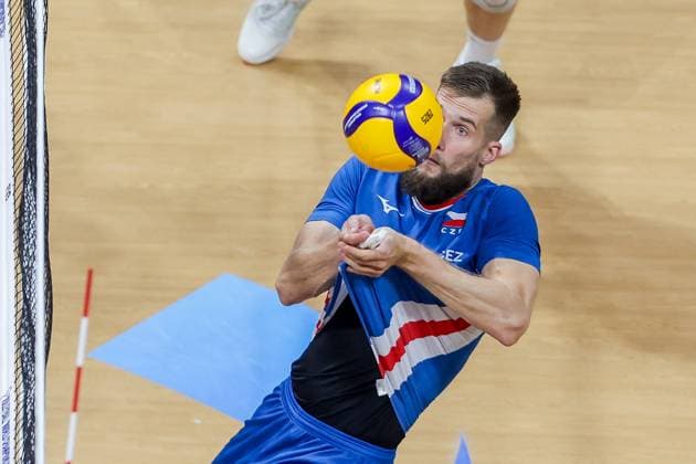 (250914) -- PASAY CITY, Sept. 14, 2025 -- Adam Zajicek of the Czech Republic competes during the pool H match between the Czech Republic and Serbia at the FIVB Men s World Championship, WM, Weltmeisterschaft 2025 in Pasay City, the Philippines, on Sep. 14, 2025. ) (SP)THE PHILIPPINES-PASAY CITY-VOLLEYBALL-FIVB MEN S WORLD CHAMPIONSHIP 2025-CZE VS SRB ROUELLExUMALI 