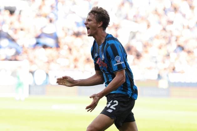 Bergamo, Italy, 14th September 2025. Giorgio Scalvini of Atalanta celebrates after scoring to give the side a 1-0 lead during the Atalanta vs Lecce Serie A match at New Balance Stadium, Bergamo. Picture credit should read: Jonathan Moscrop Sportimage EDITORIAL USE ONLY. No use with unauthorised audio, video, data, fixture lists, club league logos or live services. Online in-match use limited to 120 images, no video emulation. No use in betting, games or single club league player publications. SPI_010_JM_ATALANTA_LECCE_ SPI-4119-0010