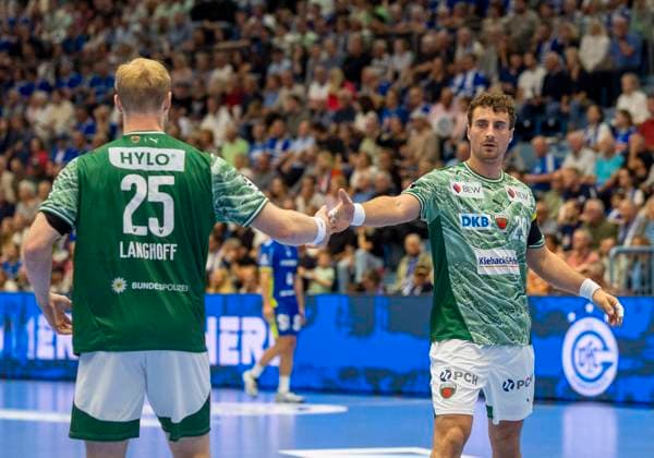 Matthes Langhoff Fuechse Berlin, 25 , and Lukas Herburger Fuechse Berlin, 29 , Handball Daikin HBL Handball Bundesliga, VfL Gummersbach Füchse Berlin, 4, Matchday, 14 09 2025 Copyright: HMBxMedia xMarcoxBader