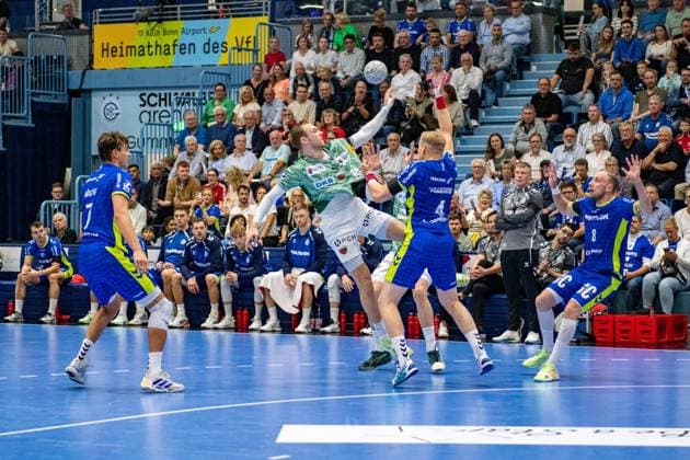 Daikin Handball Bundesliga, VfL Gummersbach Füchse Berlin 14 09 2025 Julian Köster VfL Gummersbach, 7 , Mathias Gidsel Füchse Berlin, 19 , Ellidi Vidarsson VfL Gummersbach, 4 , Lukas Blohme VfL Gummersbach, 8 , Daikin Handball Bundesliga, VfL Gummersbach Füchse Berlin 14 09 2025 Copyright: xBEAUTIFULxSPORTS Erlhofx