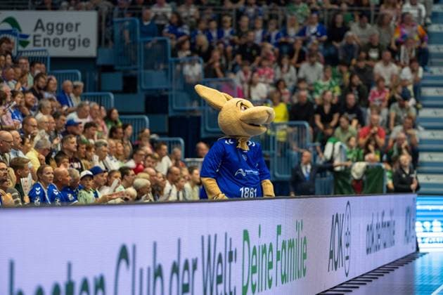 Mascot, VfL Gummersbach vs Fuechse Berlin, Daikin Handball Bundesliga, Men ,4 Matchday, 14 09 2025 Gummersbach NRW Germany Copyright: xkolbert-press MartinxWdziecznyx