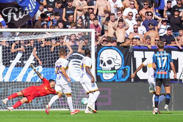 Atalanta s Charles De Ketelaere scores goal 2-0 during the Serie A soccer match between Atalanta and Lecce at the New Balance Stadium in Bergamo , north Italy - Sunday, September 14 , 2025. - Soccer .  Copyright: xSpada LaPressex