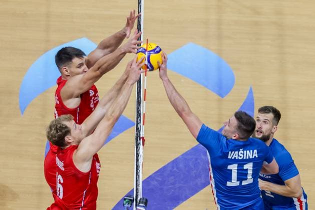 (250914) -- PASAY CITY, Sept. 14, 2025 -- Lukas Vasina (front R) of the Czech Republic competes during the pool H match between the Czech Republic and Serbia at the FIVB Men s World Championship, WM, Weltmeisterschaft 2025 in Pasay City, the Philippines, on Sep. 14, 2025. ) (SP)THE PHILIPPINES-PASAY CITY-VOLLEYBALL-FIVB MEN S WORLD CHAMPIONSHIP 2025-CZE VS SRB ROUELLExUMALI 