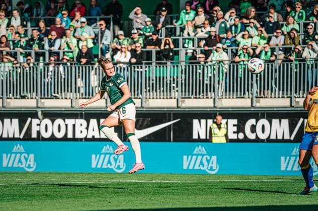 Google Pixel Frauen Bundesliga VfL Wolfsburg vs FC Carl Zeiss Jena, 14 09 25 Janina Minge VfL Wolfsburg, 6 zum 1 0 Fußball, Google Pixel Frauen Bundesliga, 2 Spieltag VfL Wolfsburg vs FC Carl Zeiss Jena am 14 09 2025 im AOK Stadion, Wolfsburg DFB DFL REGULATIONS PROHIBIT ANY USE OF PHOTOGRAPHS AS IMAGE SEQUENCES AND OR QUASI VIDEO Copyright: xBEAUTIFULxSPORTS Tonhäuserx