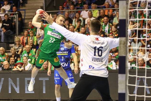14 09 2025, xgox, Handball Daikin HBL SC Magdeburg TVB Stuttgart emspor, v l Lukas Mertens Magdeburg, 22 throws goal, Torschuetze, scores goal, Treffer, scores the goal Magdeburg