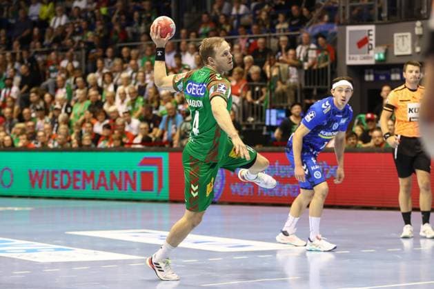14 09 2025, xgox, Handball Daikin HBL SC Magdeburg TVB Stuttgart emspor, v l Omar Ingi Magnusson Magdeburg, 14 at Siebenmeter Magdeburg