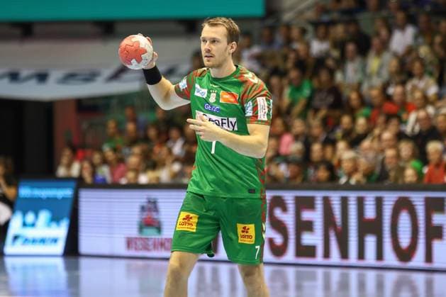 14 09 2025, xgox, Handball Daikin HBL SC Magdeburg TVB Stuttgart emspor, v l Felix Claar Magdeburg, 7 am Ball, plays the ball Magdeburg