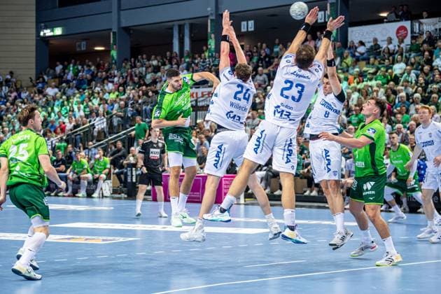 Handball Bundesliga HSG Wetzlar TBV Lemgo Lippe, 14 09 25 Stefan Cavor HSG Wetzlar, 77 , Joel Willecke TBV Lemgo Lippe, 24 , Tim Suton TBV Lemgo Lippe, 23 , Frederik Simak TBV Lemgo Lippe, 8 , Josip Simic HSG Wetzlar, 10 , Justin Müller HSG Wetzlar, 25 Handball Bundesliga HSG Wetzlar TBV Lemgo Lippe Wetzlar, 14 09 25 Copyright: xBEAUTIFULxSPORTS Roeczeyx