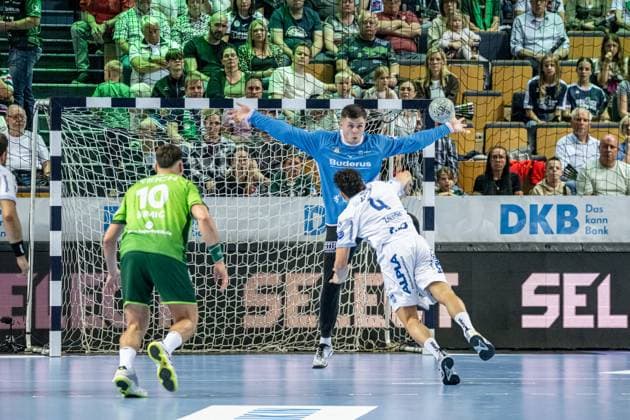 Handball Bundesliga HSG Wetzlar TBV Lemgo Lippe, 14 09 25 Anadin Suljakovic HSG Wetzlar, 12 , Samuel Zehnder TBV Lemgo Lippe, 4 , Josip Simic HSG Wetzlar, 10 Handball Bundesliga HSG Wetzlar TBV Lemgo Lippe Wetzlar, 14 09 25 Copyright: xBEAUTIFULxSPORTS Roeczeyx