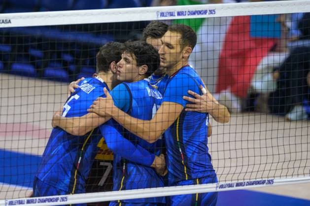 September 14, 2025, Quezon City, Manila, Philippines: Italy vs Algeria in the Pool Phase during the FIVB Mens Volleyball World Championship, WM, Weltmeisterschaft 2025 in Manila, Philippines. The Italian team celebrate Quezon City Philippines - ZUMAr144 20250914_zap_r144_087 Copyright: xJaynexRussellx