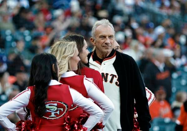 September 13, 2025: The legendary Joe Montana makes an appearance to celebrate 49er s day at Oracle Park prior to the MLB, Baseball Herren, USA game between the Los Angeles Dodgers and the San Francisco Giants at Oracle Park, San Francisco, CA. CSM (Cal Media via AP Images) San Francisco USA - ZUMAc04_ 20250913_zma_c04_753 Copyright: xLarryxC.xLawsonx
