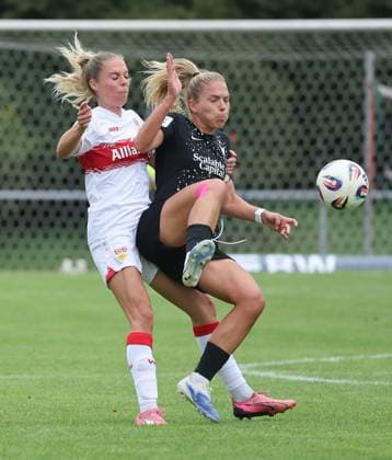 Stuttgart , Soccer 2 Bundesliga , VfB Stuttgart Women vs Viktoria Berlin , from left Janina Hechler VfB Nina Ehegötz Berlin