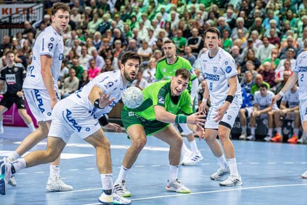 Handball Bundesliga HSG Wetzlar TBV Lemgo Lippe, 14 09 25 Josip Simic HSG Wetzlar, 10 , Joel Willecke TBV Lemgo Lippe, 24 , Tim Suton TBV Lemgo Lippe, 23 , Frederik Simak TBV Lemgo Lippe, 8 , Handball Bundesliga HSG Wetzlar TBV Lemgo Lippe Wetzlar, 14 09 25 Copyright: xBEAUTIFULxSPORTS Roeczeyx
