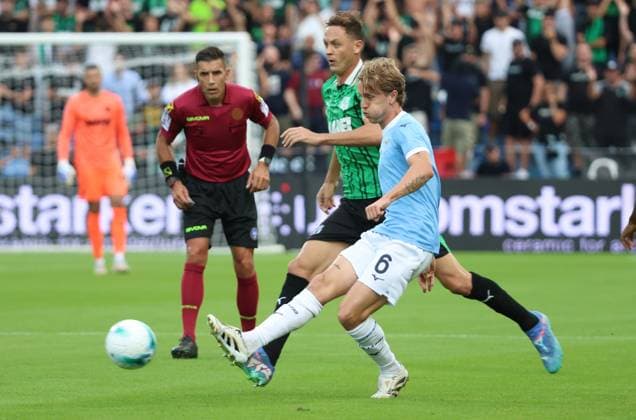 Lazio s Nicolo Rovella fights for the ball with Sassuolo s Nemanja Matic during the Serie A Unilive soccer match between U.S Sassuolo and S.S. Lazio at Mapei stadium, Reggio Emilia, northern Italy, Monday, September 14, 2025. - Soccer - (Photo Michele Nucci - LaPresse)  Copyright: xMichelexNucci LaPressex