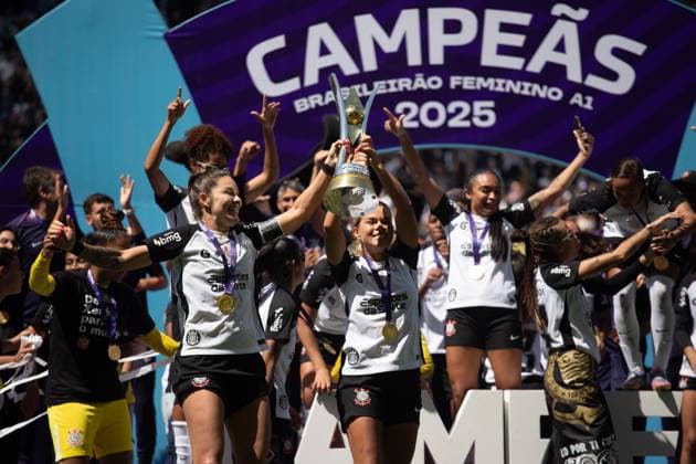 Corinthians x Cruzeiro SaO PAULO, SP - 14.09.2025: CORINTHIANS X CRUZEIRO - Corinthians celebrates its seventh title in the Brasileirao Feminino after victory over Cruzeiro, in the final played on Sunday morning (14) at the Neo Quimica Arena in Sao Paulo, SP. (Photo: Rodilei Morais Fotoarena) x2806848x  RodileixMorais