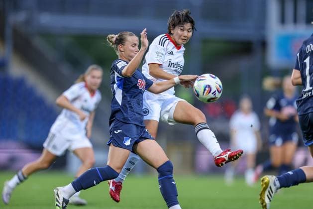DEU, Hoffenheim, TSG Hoffenheim vs Eintracht Frankfurt, Google Pixel Bundesliga, DFB, Saison 2526, Dietmar Hopp Stadion, 2 Spieltag, im Bild v l n r Laura Gloning Hoffenheim 20 , Remina Chiba Eintracht Frankfurt 15 DFB DFL REGULATIONS PROHIBIT ANY USE OF PHOTOGRAPHS AS IMAGE SEQUENCES AND OR QUASI VIDEO, 14 09 2025, Copyright: HMBxMedia HendrikxHamelau