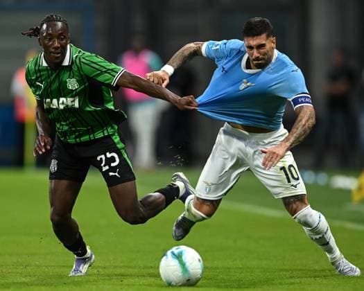 Cm Reggio Emilia 14 09 2025 - campionato di calcio serie A Sassuolo-Lazio foto Cristiano Mazzi Image nella foto: Mattia Zaccagni-Woyo Coulibaly 