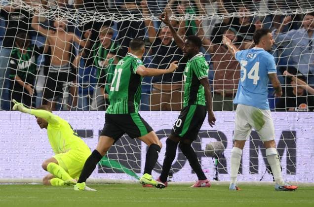 Sassuolo s Alieu Fadera celebrates after scoring the goal 1-0 during the Serie A Unilive soccer match between U.S Sassuolo and S.S. Lazio at Mapei stadium, Reggio Emilia, northern Italy, Monday, September 14, 2025. - Soccer - (Photo Michele Nucci - LaPresse)  Copyright: xMichelexNucci LaPressex