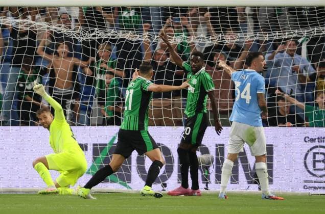 Sassuolo s Alieu Fadera celebrates after scoring the goal 1-0 during the Serie A Unilive soccer match between U.S Sassuolo and S.S. Lazio at Mapei stadium, Reggio Emilia, northern Italy, Monday, September 14, 2025. - Soccer - (Photo Michele Nucci - LaPresse)  Copyright: xMichelexNucci LaPressex