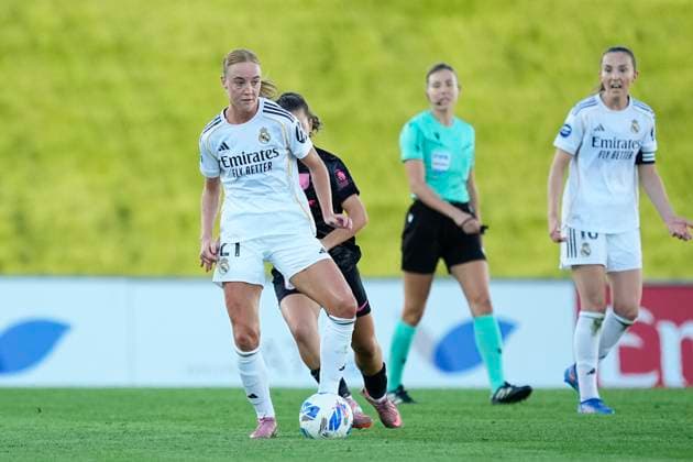 September 14, 2025, Valdebebas, Madrid, Spain: Sara Holmgaard of Real Madrid CF in action during the Spanish Women League, Liga F, football match played between Real Madrid and Madrid CFF at Alfredo Di Stefano stadium on September 14, 2025, in Valdebebas, Madrid, Spain. Valdebebas Spain - ZUMAa181 20250914_zaa_a181_265 Copyright: xOscarxJ.xBarrosox