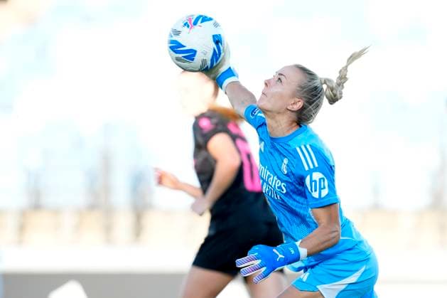September 14, 2025, Valdebebas, Madrid, Spain: Merle Frohms of Real Madrid CF in action during the Spanish Women League, Liga F, football match played between Real Madrid and Madrid CFF at Alfredo Di Stefano stadium on September 14, 2025, in Valdebebas, Madrid, Spain. Valdebebas Spain - ZUMAa181 20250914_zaa_a181_268 Copyright: xOscarxJ.xBarrosox