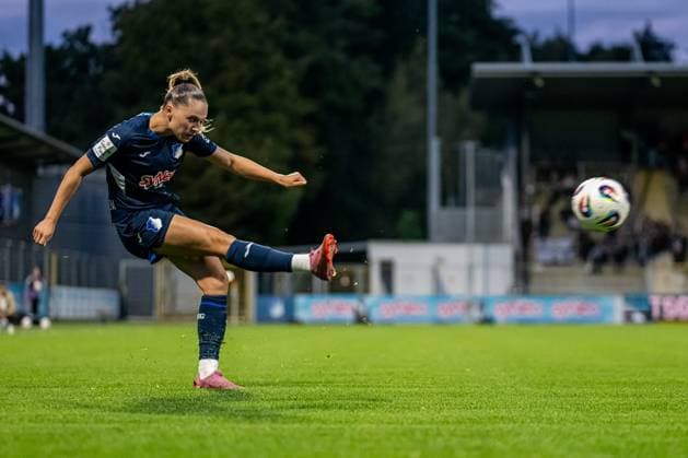 GPFBL TSG Hoffenheim Eintracht Frankfurt 14 09 2025 Jill Janssens 9 TSG shoots the ball powerfully on goal GPFBL TSG Hoffenheim - Eintracht Frankfurt, Dietmar Hopp Stadion in Hoffenheim, on 14 09 2025 DFB REGULATIONS PROHIBIT ANY USE OF PHOTOGRAPHS AS IMAGE SEQUENCES AND OR QUASI VIDEO Copyright: xBEAUTIFULxSPORTS Gelhardtx
